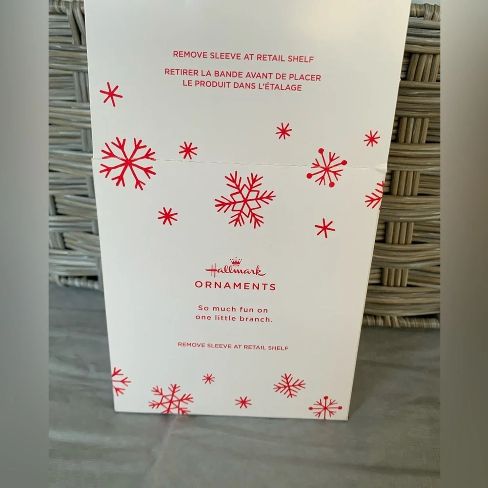 Hallmark Ornament: Disney Tim Burton’s The NIGHTMARE BEFORE CHRISTMAS Funko Pop - Picture 4 of 4